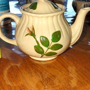 Is Shawnee pink and cream colored teapot